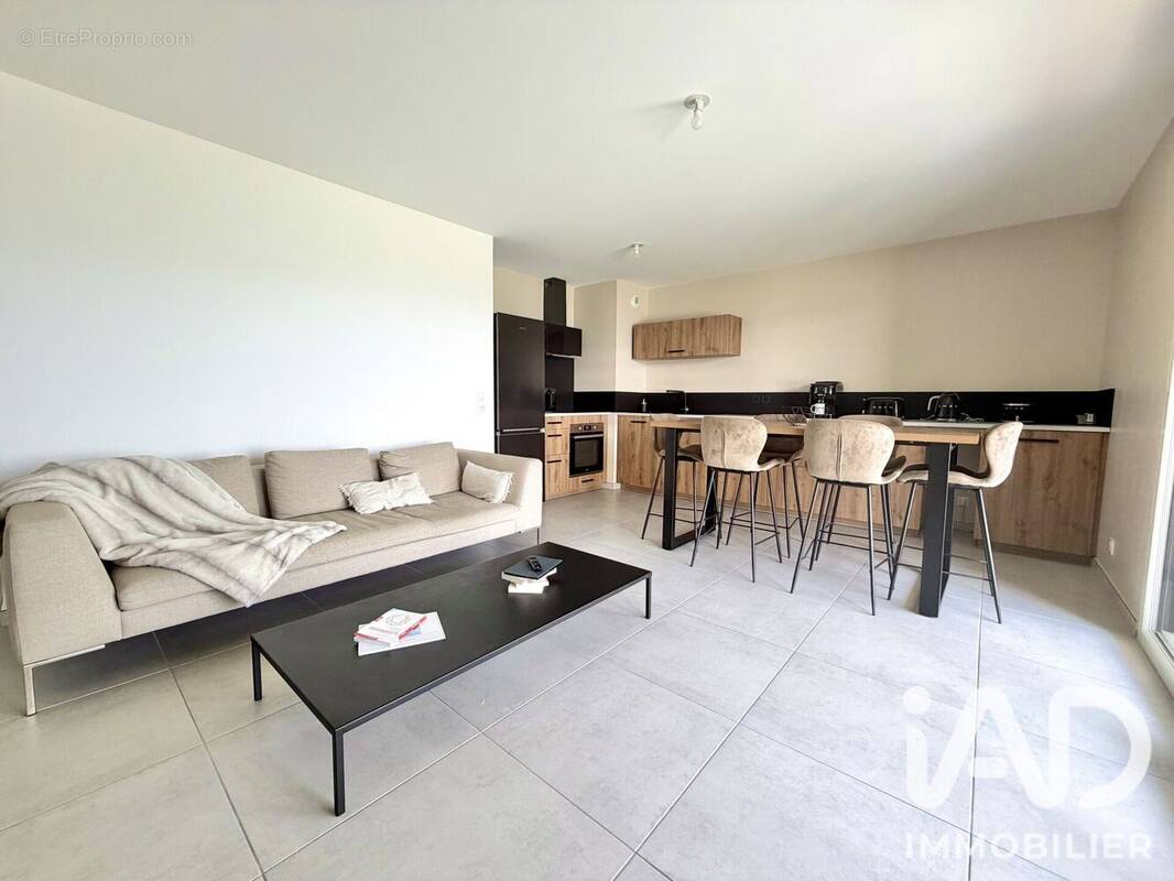 Appartement 65 m² à Cuvat  - photo 1