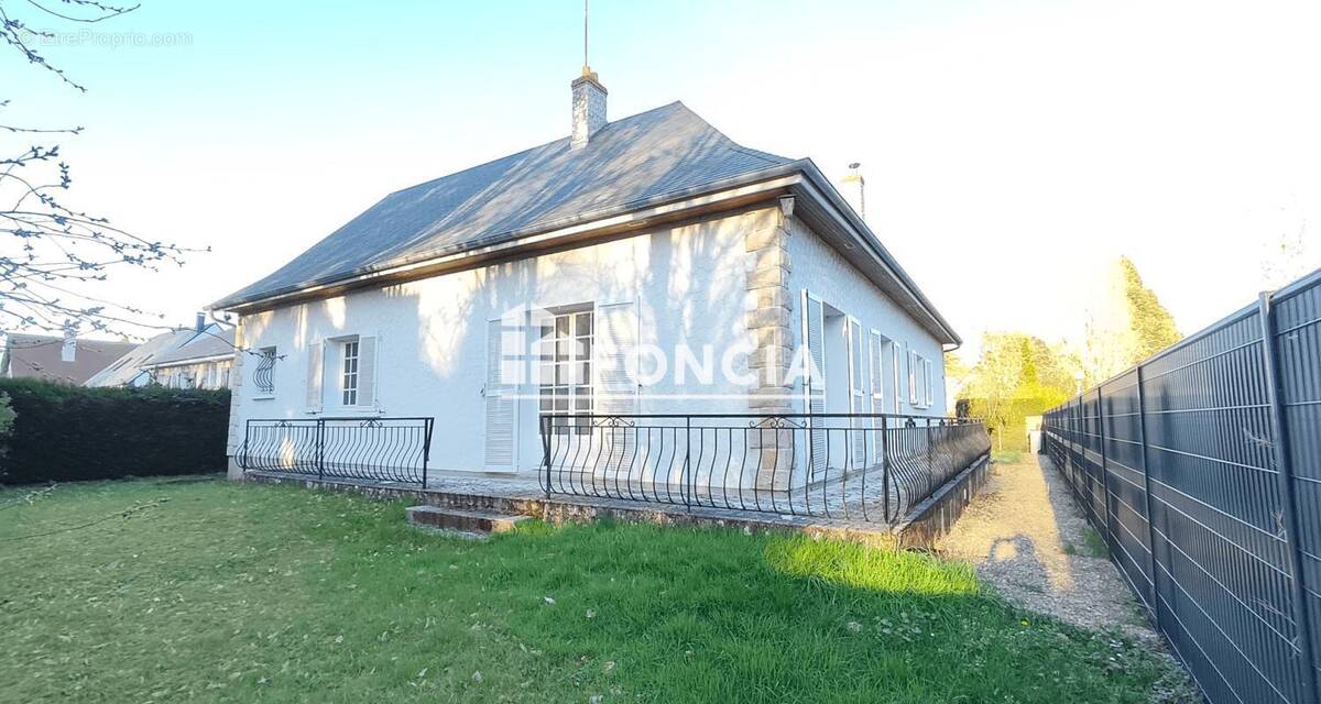 Maison à SAINT-PRYVE-SAINT-MESMIN