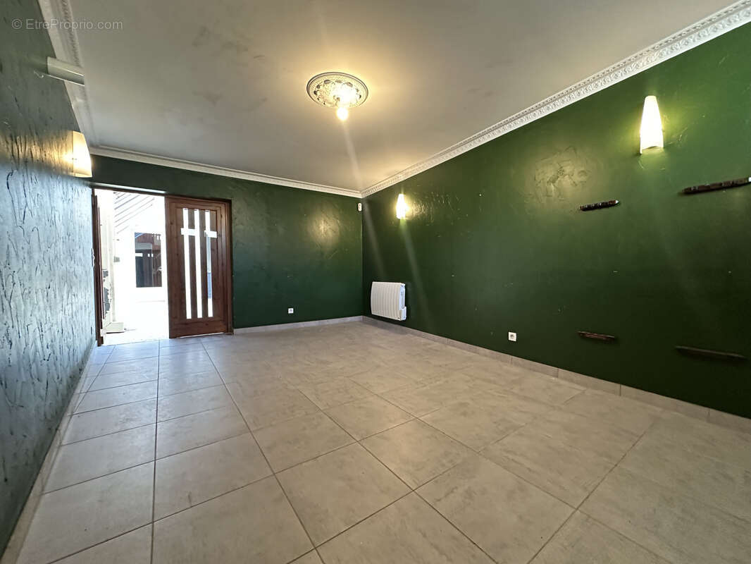 Appartement à BARBEZIEUX-SAINT-HILAIRE