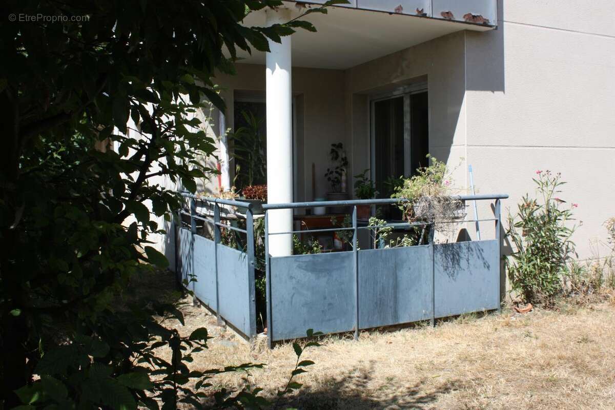 Appartement à CAZERES