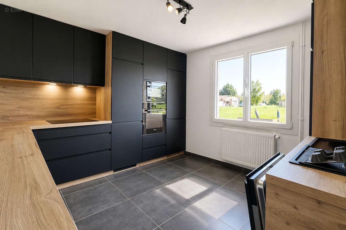 Maison à SAINT-ARNOULT-DES-BOIS