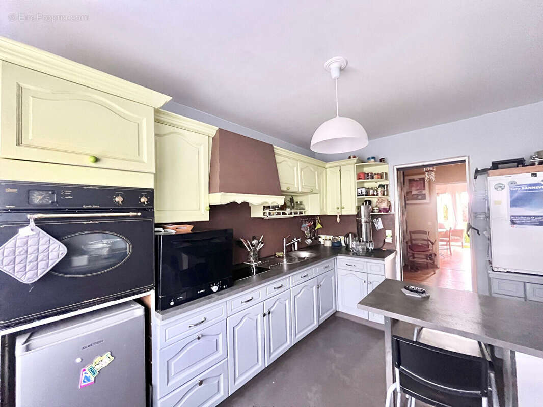 A VENDRE APPARTEMENT 4 PIECES 90 m2 A VENDRE - rez de jardin - terrasse sud - cave - garage fermé - photo 10