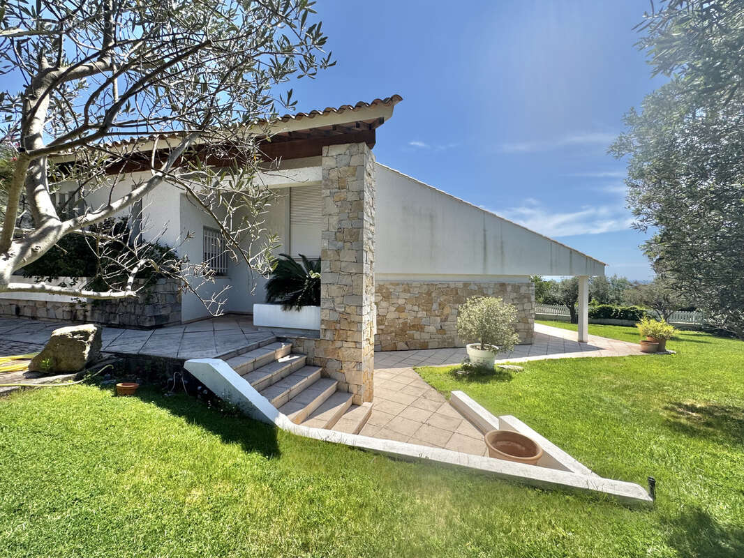 Maison à CARQUEIRANNE