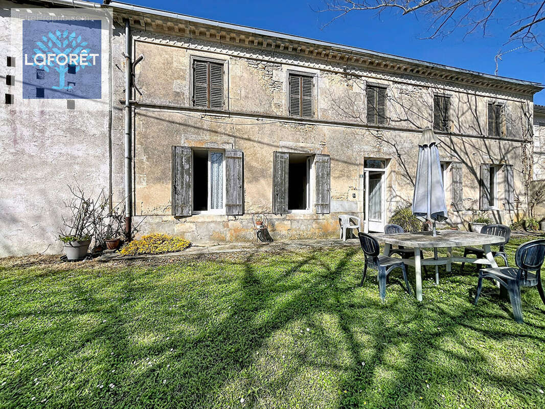 Maison à ETAULIERS