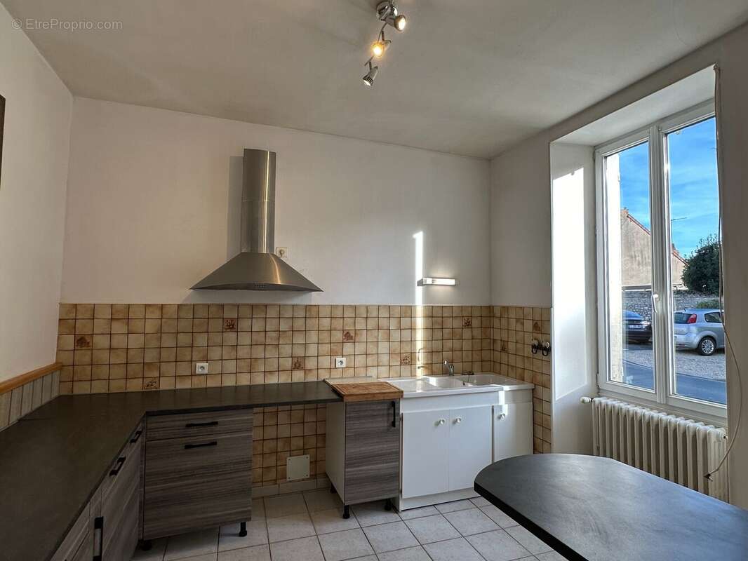 Maison 77 m² à Thevet-Saint-Julien  - photo 4
