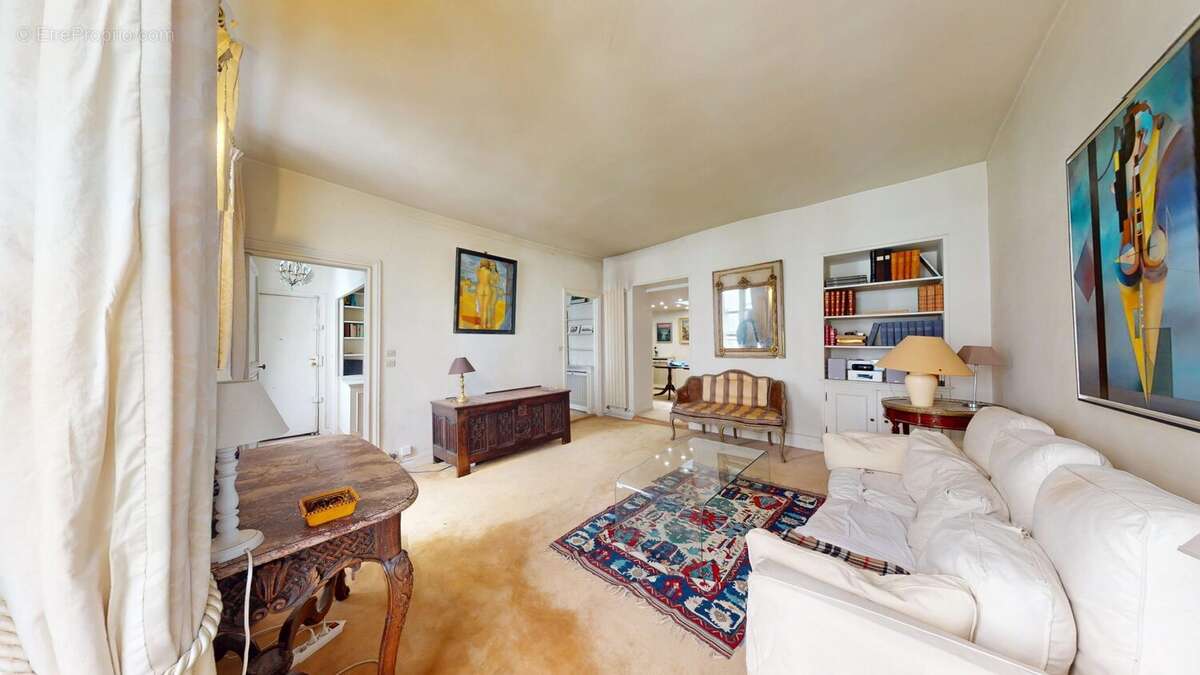 Appartement à PARIS-1E