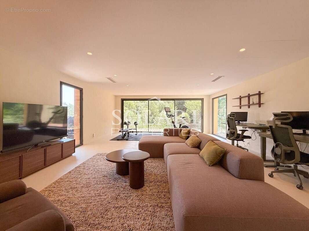 Villa d’architecte avec vue mer et piscine à Théoule-sur-Mer - photo 25