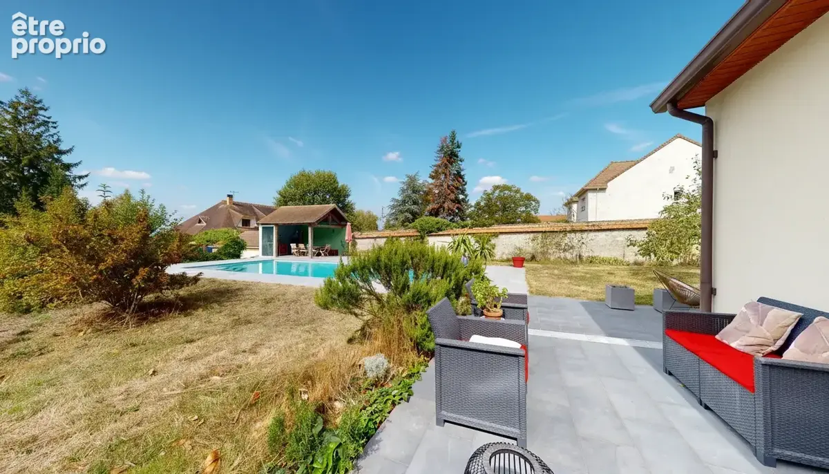 Pontchartrain, propriete dans un parc clos de murs avec piscine superbe, double garage et pool house. - photo 27