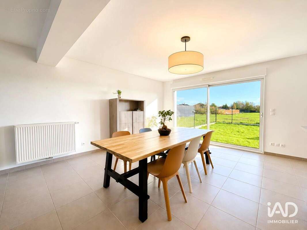 Photo 2 - Maison à ECAILLON