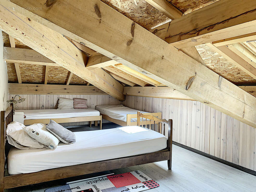 Une bastide du 16ème siècle rénovée de 260 m2 hab., aménagée en 2 logements et annexes, cour intérieure, pisci - photo 27