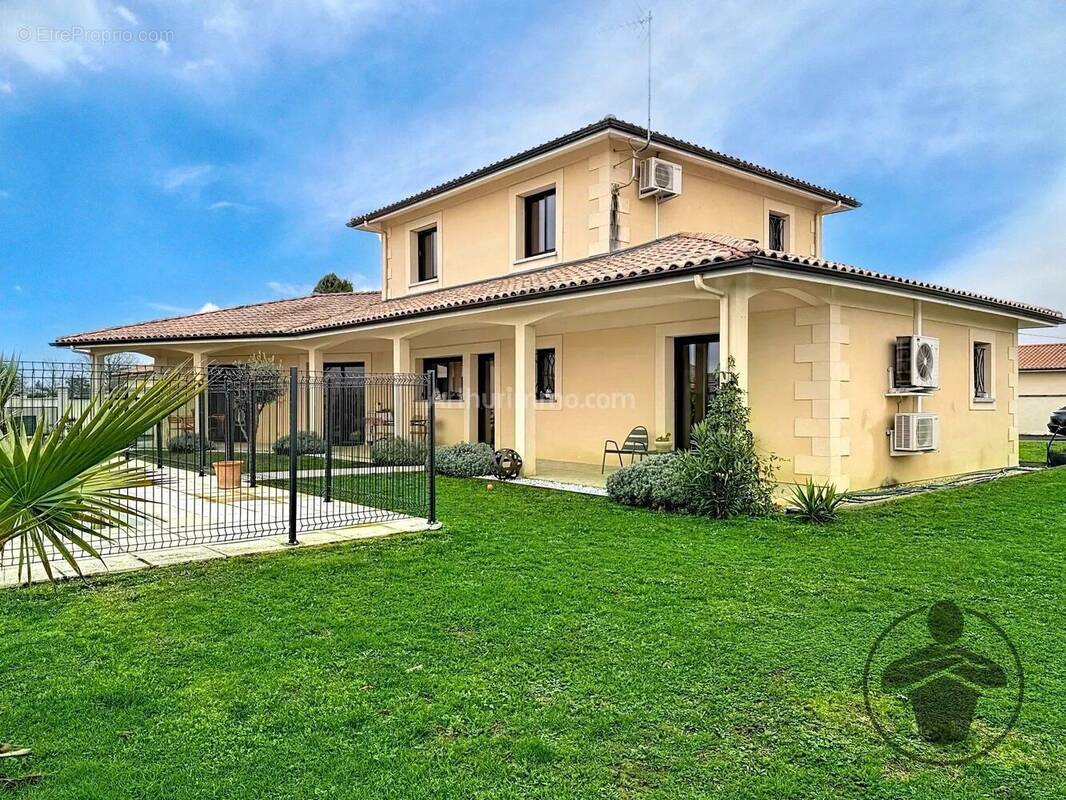 Maison à CAMPS-SUR-L&#039;ISLE