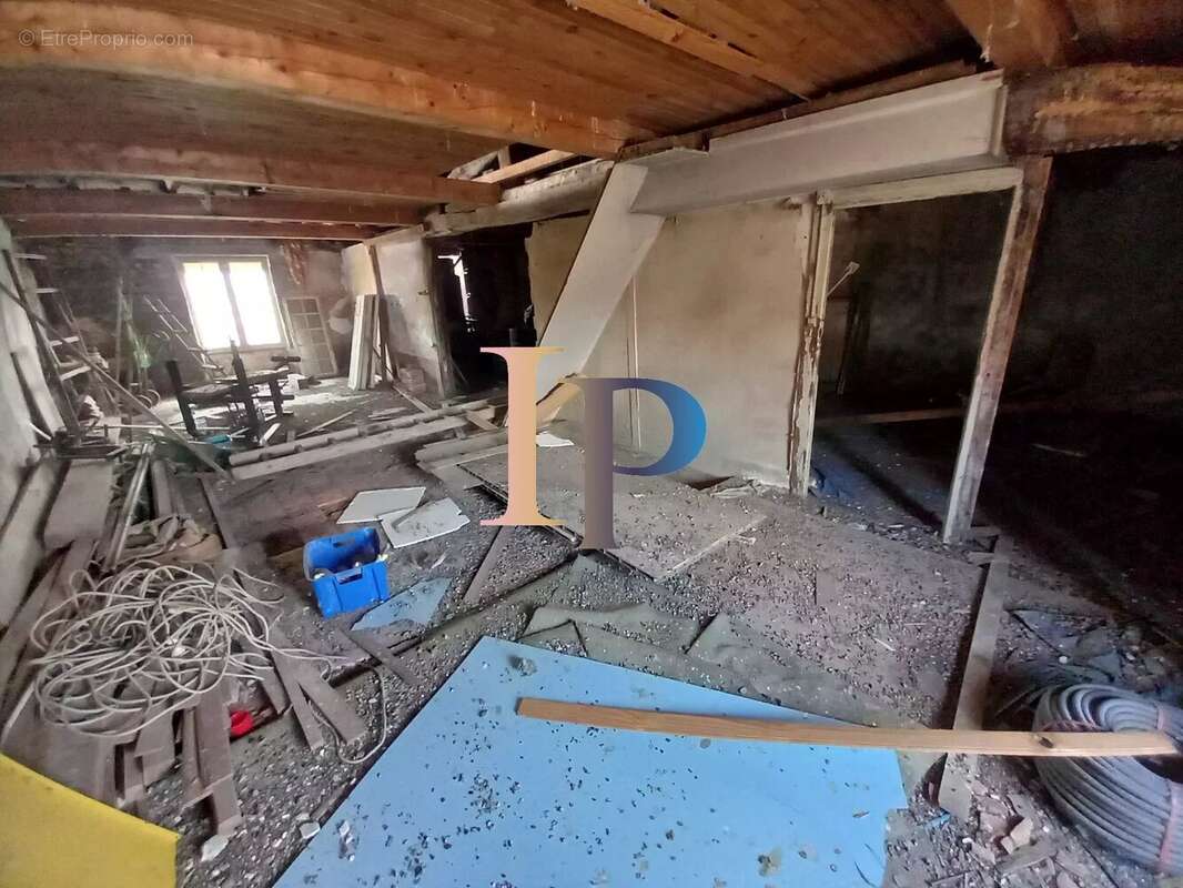 Appartement à CHARLIEU