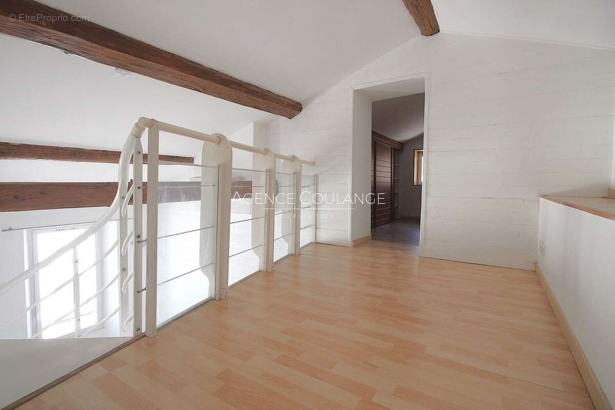 Appartement à SAINT-CYR-SUR-MER