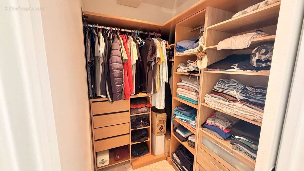 Appartement 80 m² à Vitrolles  - photo 8
