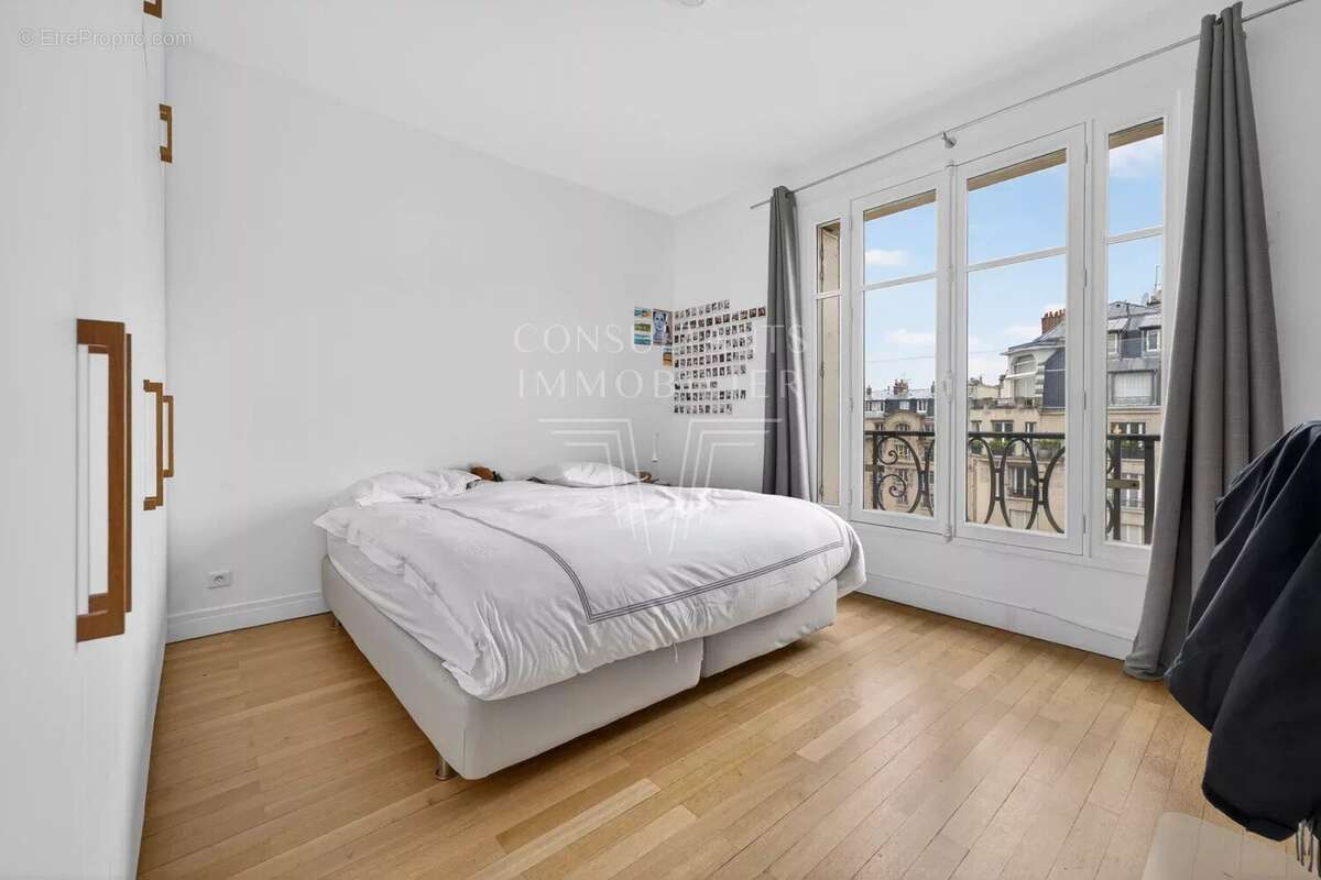 Appartement à PARIS-7E