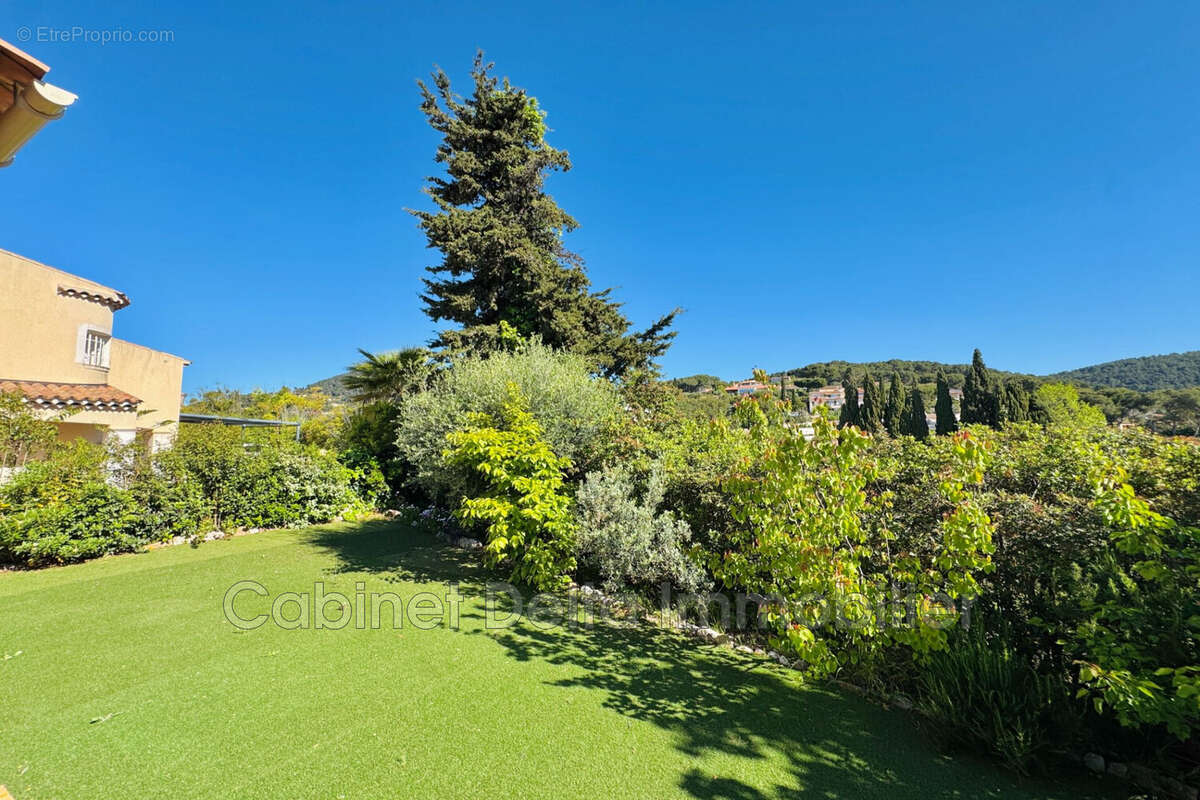 Maison à CARQUEIRANNE