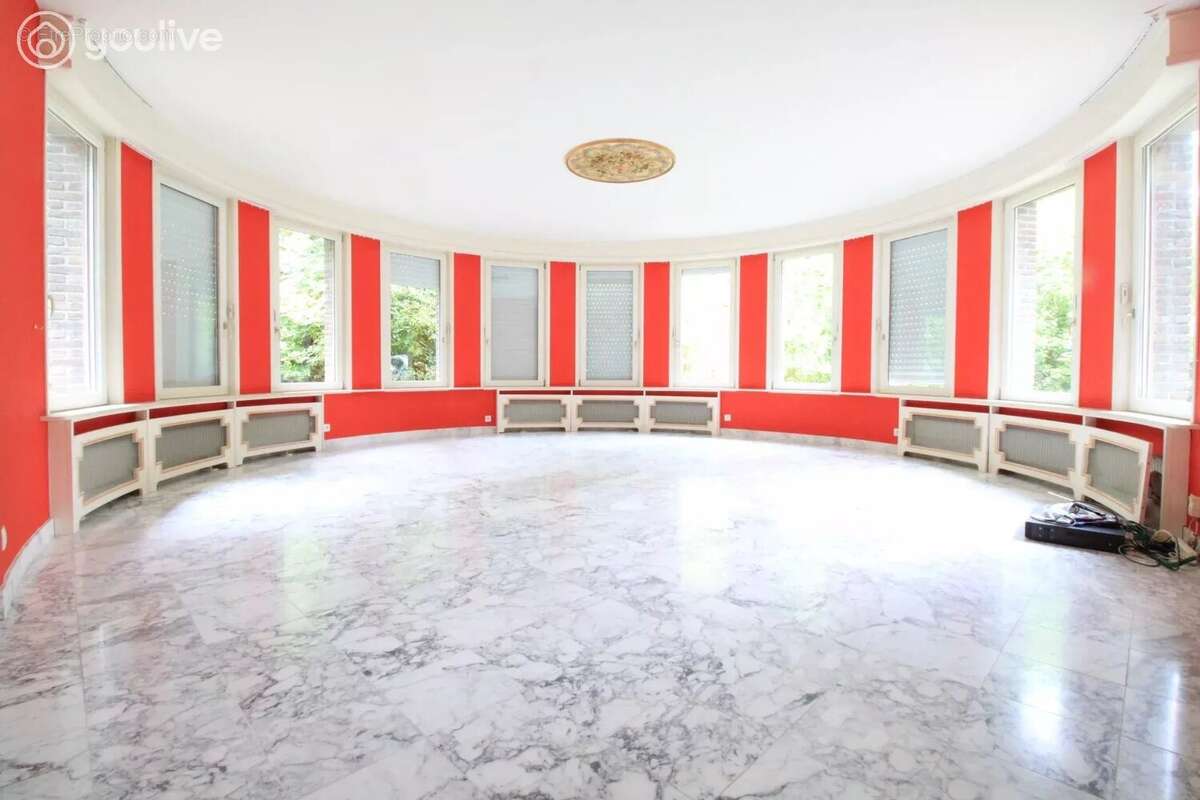 Propriété d'architecte de 316 m² sur un terrain de 14000 m² - photo 12