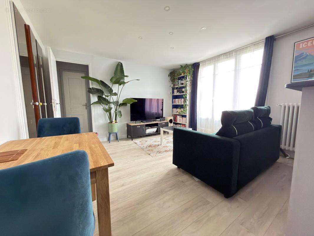 Appartement à SAINT-MAUR-DES-FOSSES