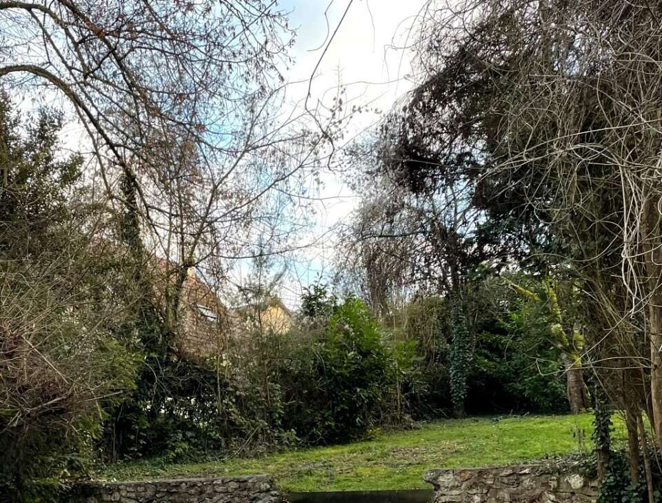 Terrain à MONTEVRAIN