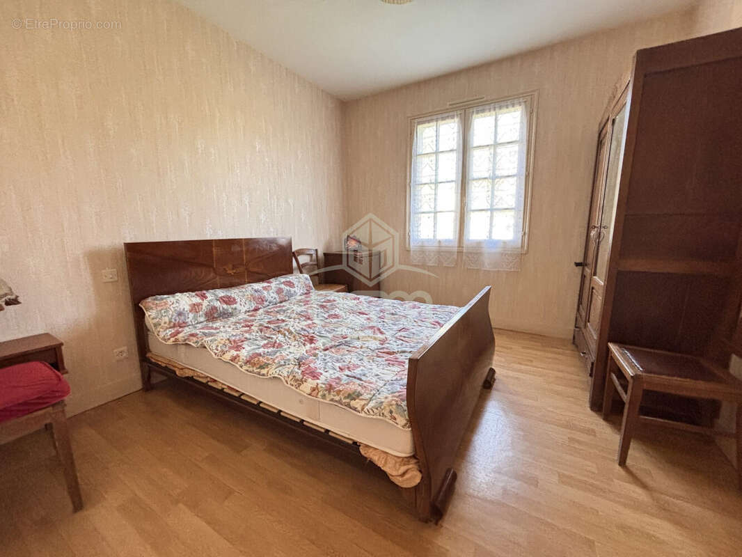 Maison à SAINTE-MAURE-DE-TOURAINE