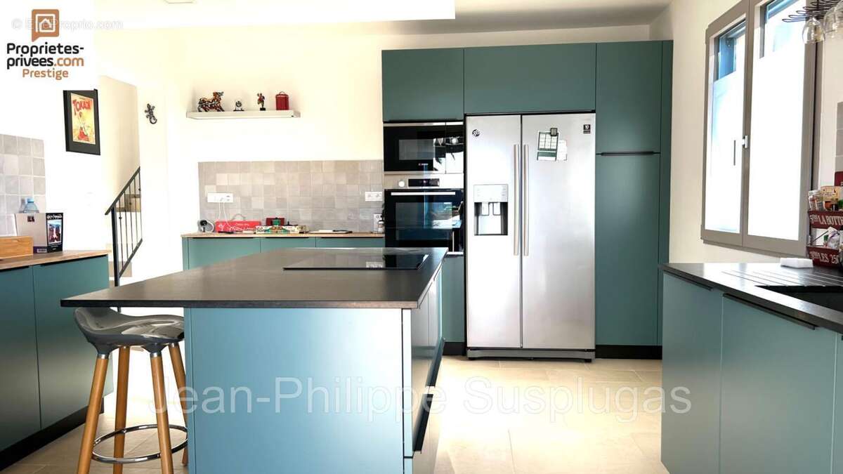 Maison à SAINT-CYR-SUR-MER