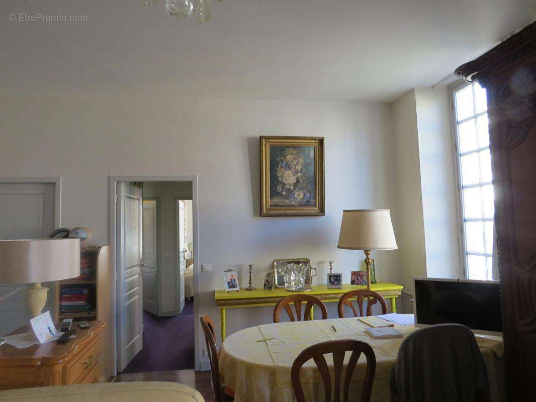 Beau T3 dans immeuble de caractère hyper centre - photo 3