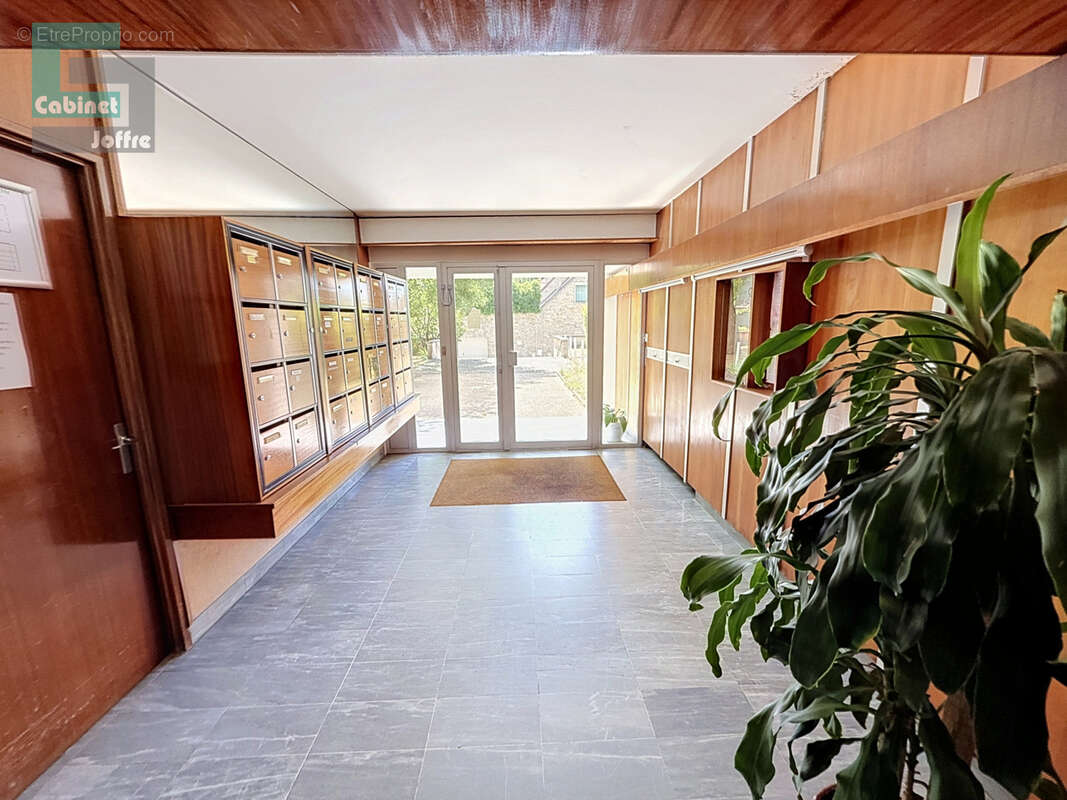 appartement T1 de 27,93 m2 - Parking / Cave / Ascenceur - photo 11