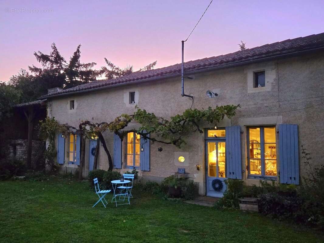 Maison à SAUZE-VAUSSAIS