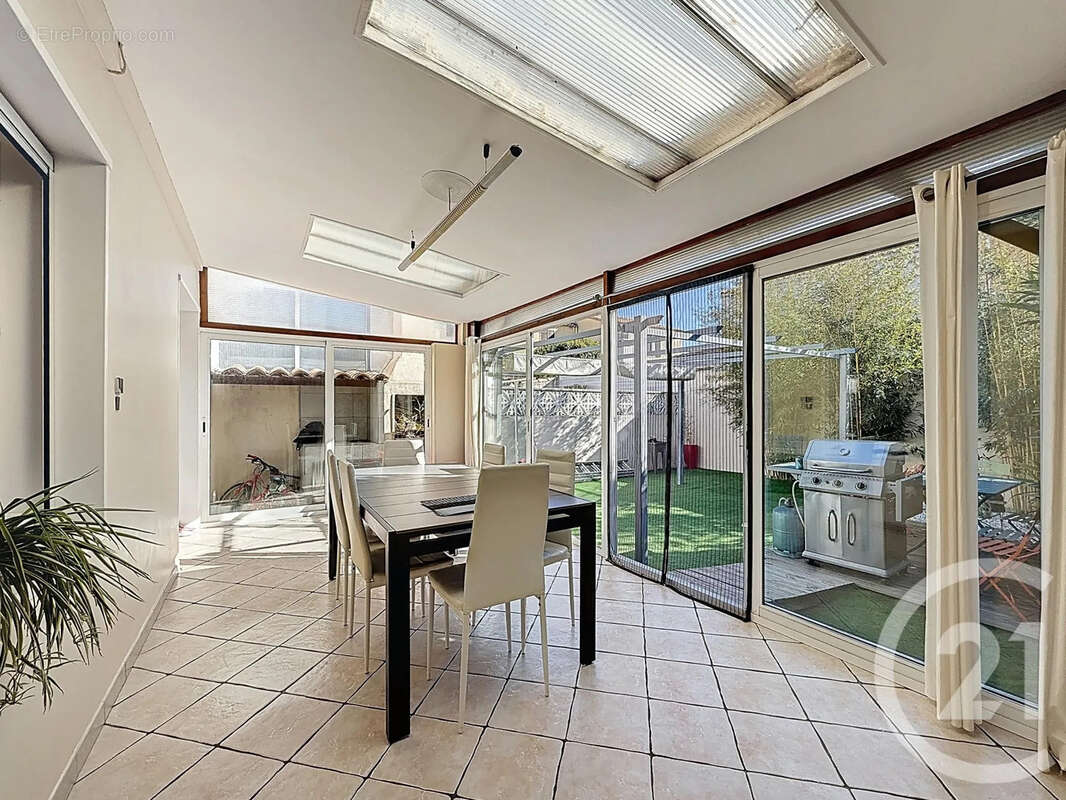 Maison 93 m² à Sete  - photo 4