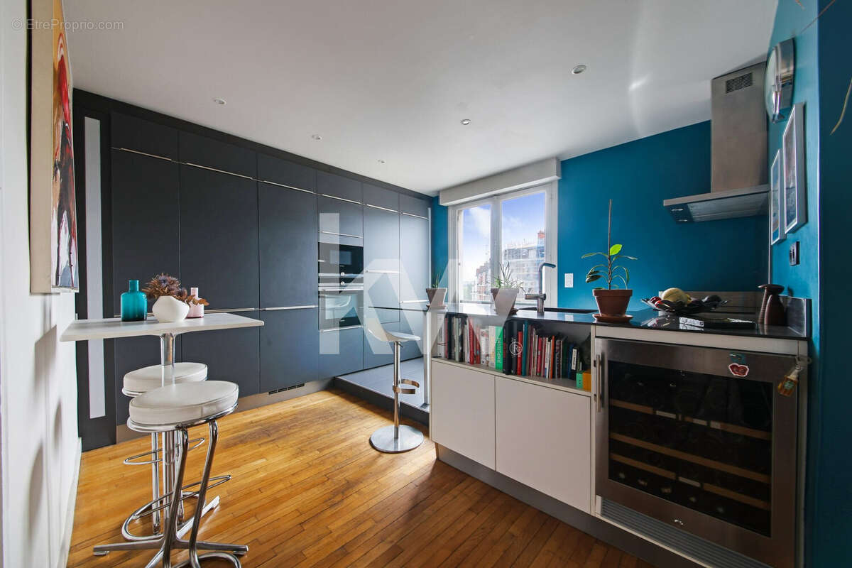 Appartement à PARIS-16E