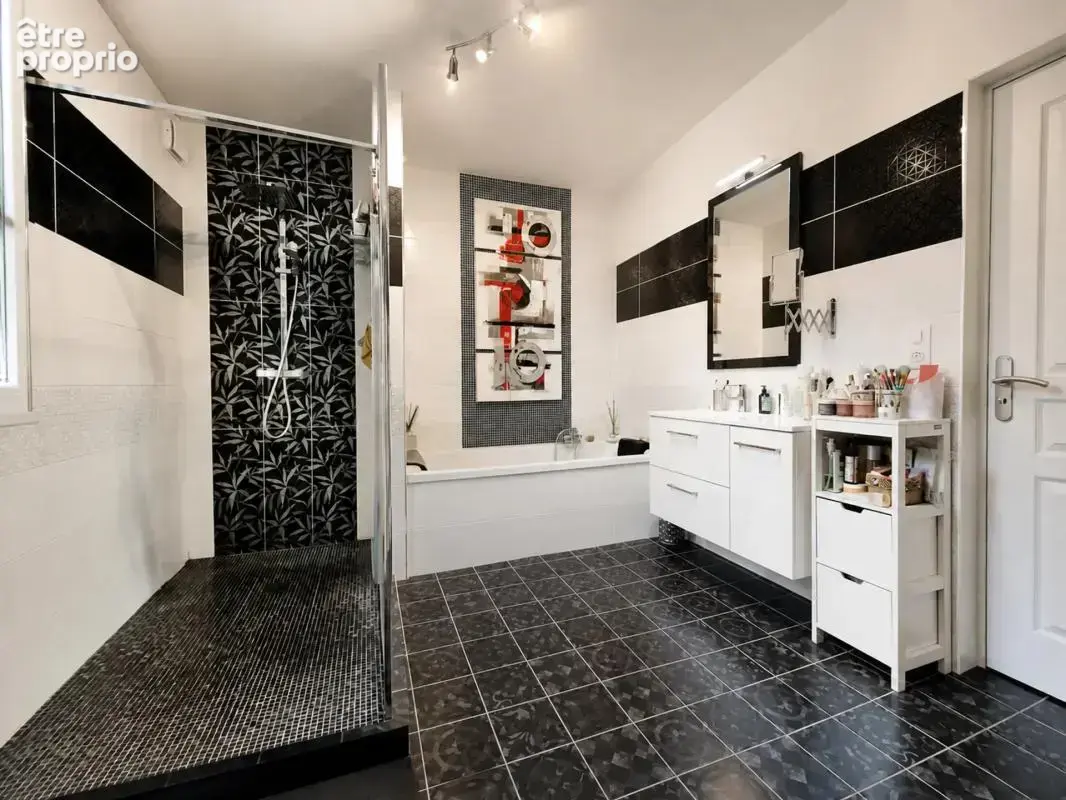 Maison de 7 pièces de 221 m² à Saint-Mathieu - photo 6