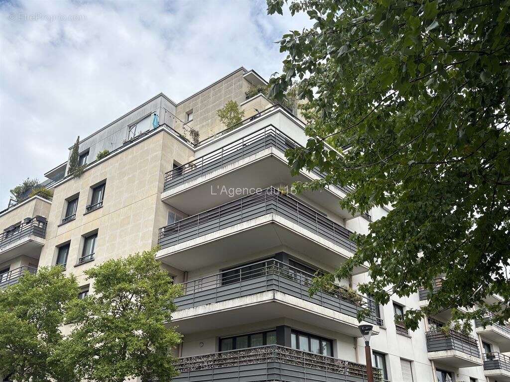 Appartement à ISSY-LES-MOULINEAUX