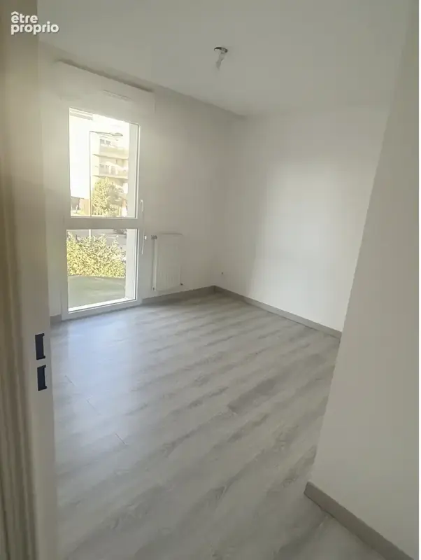 Saint-Fons   Appartement T3 avec balcon - photo 4