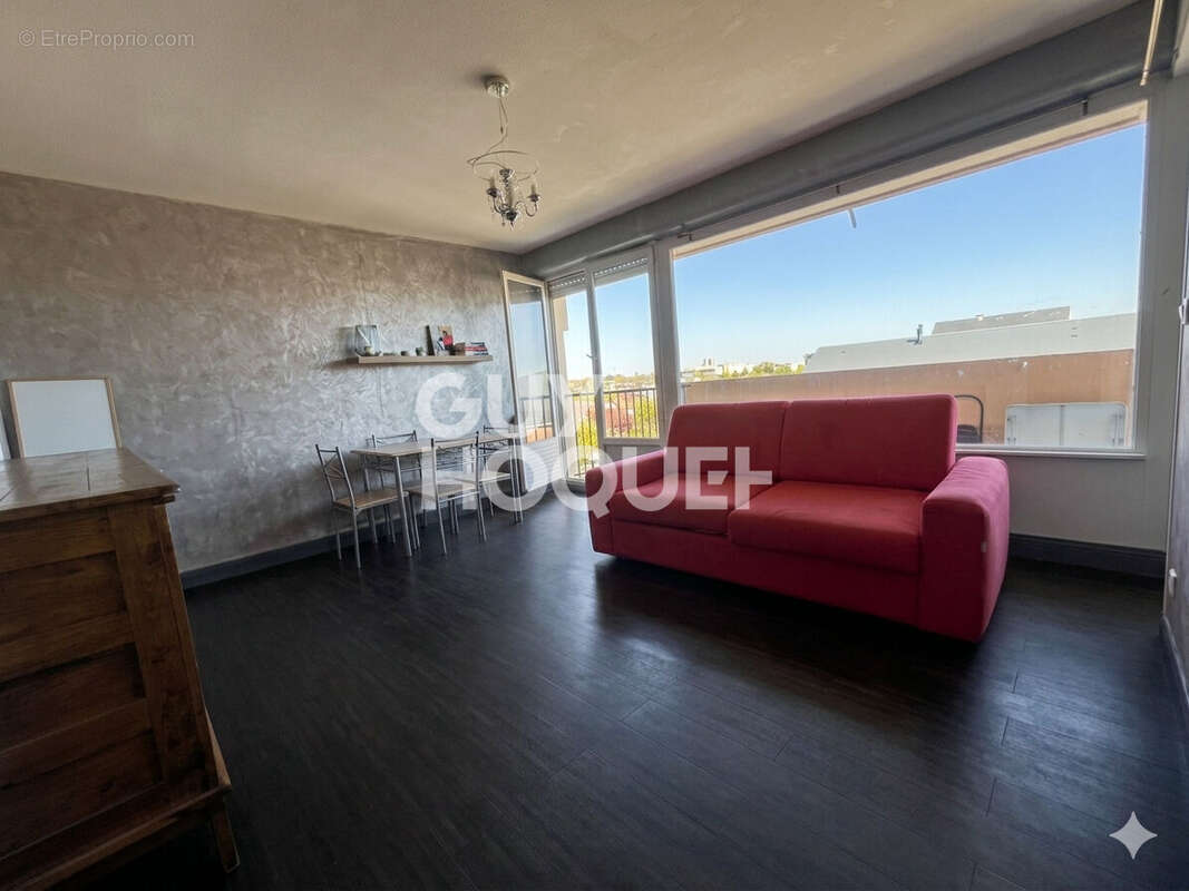 Appartement à SAINT-PRYVE-SAINT-MESMIN