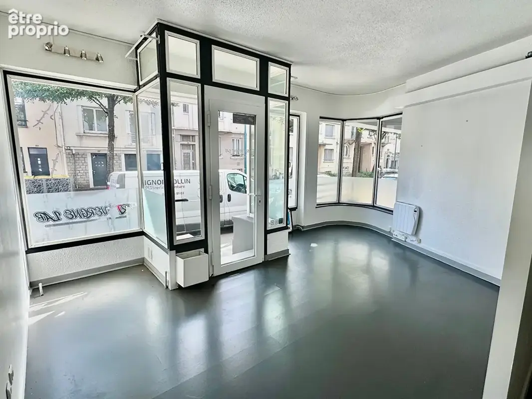 CLERMONT-FERRAND / Local commercial à vendre Boulevard Aristide Briand ! - photo 4