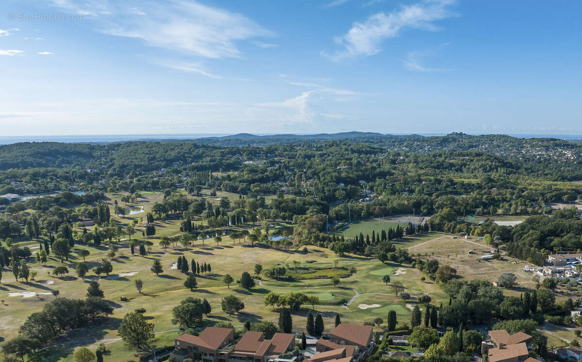 Châteauneuf-de-Grasse  4P Duplex avec grand terrasse  Résidence neuve face au golf - photo 6