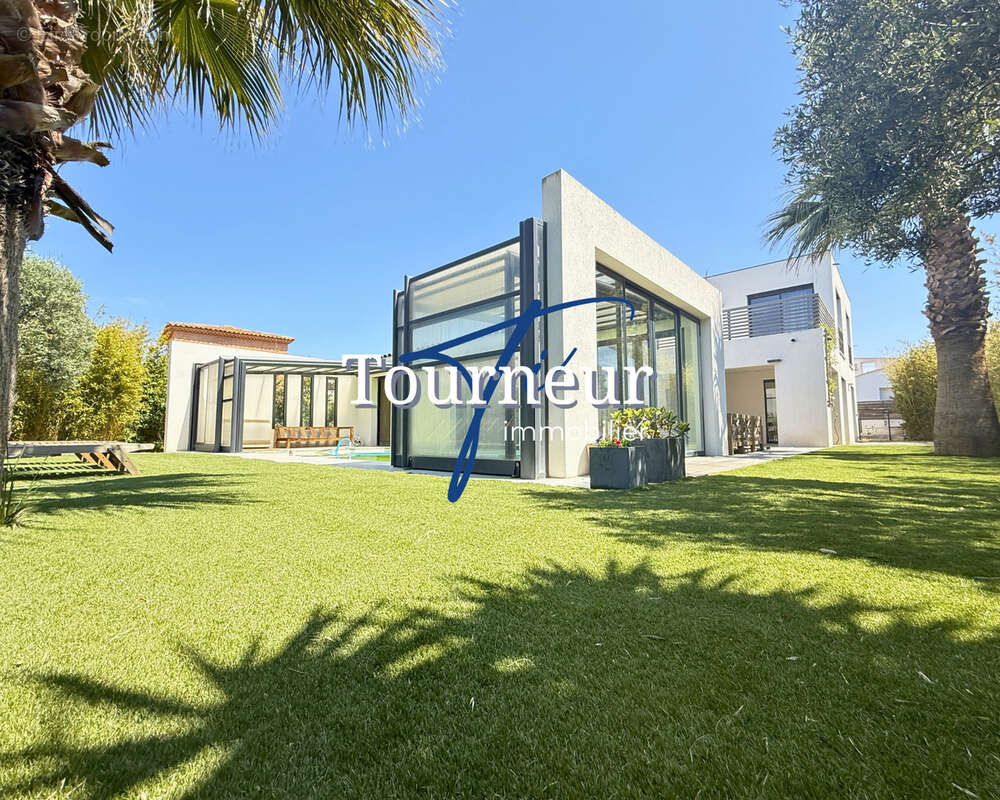 Maison à SIX-FOURS-LES-PLAGES