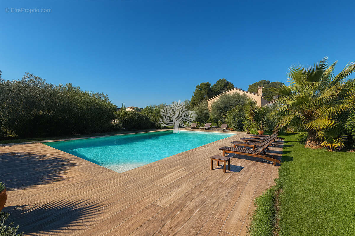 Maison à LA CADIERE-D'AZUR