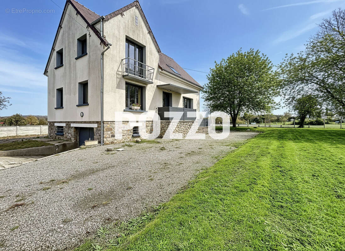 Maison La Haye 5 pièces - Saint Symphorien le Vallois - coeur commerces - photo 2