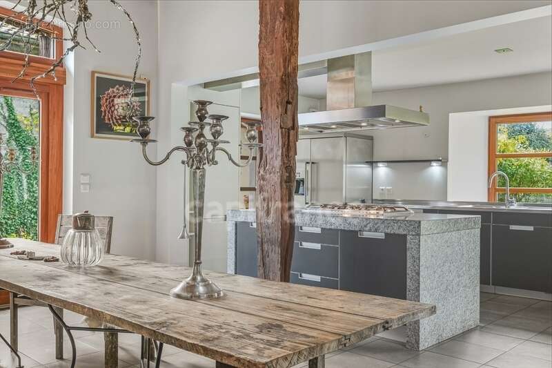 Maison à SAINT-GENIS-POUILLY