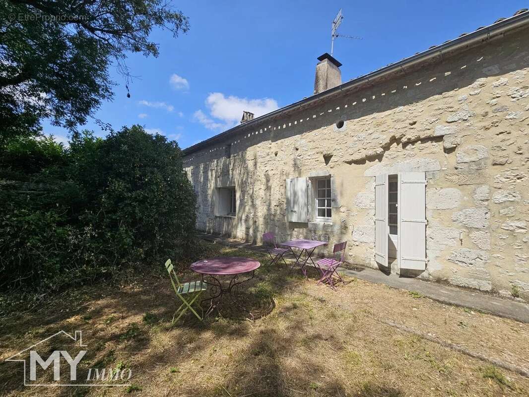 Montazeau : Maison de caractère à personnaliser selon vos envies - photo 2