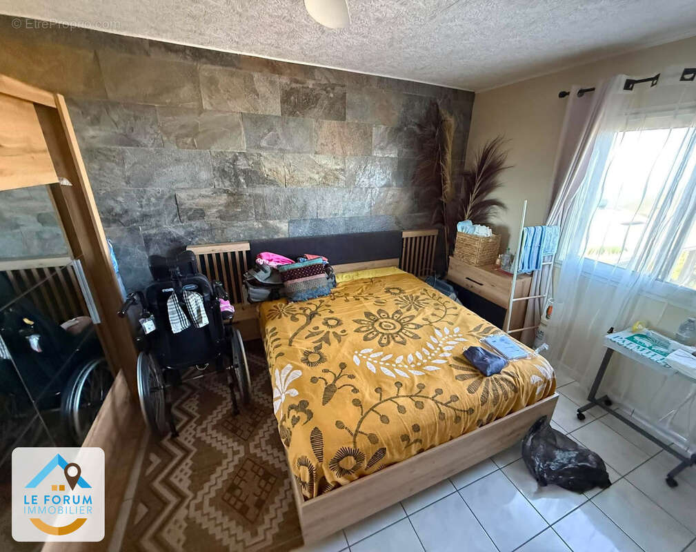 Saint pierre 97410 - villa à étage - beaux volumes - fort potentiel - belle vue - quartier calme - photo 6