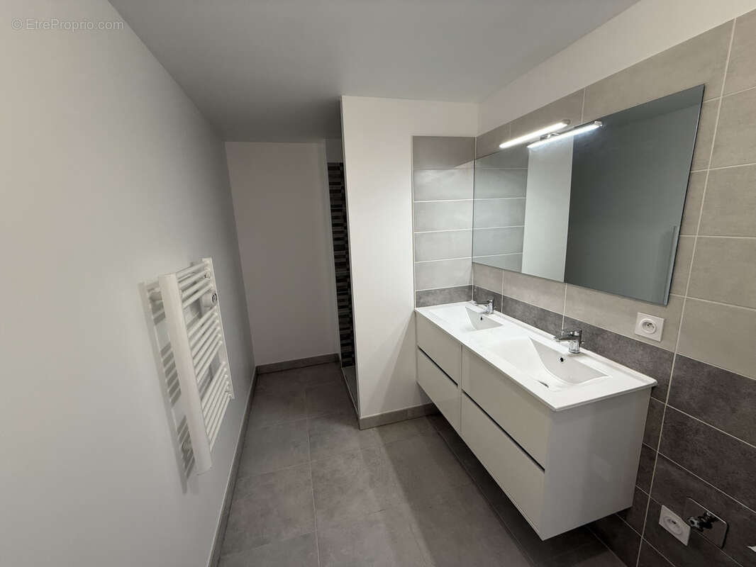 Appartement à LA LONDE-LES-MAURES