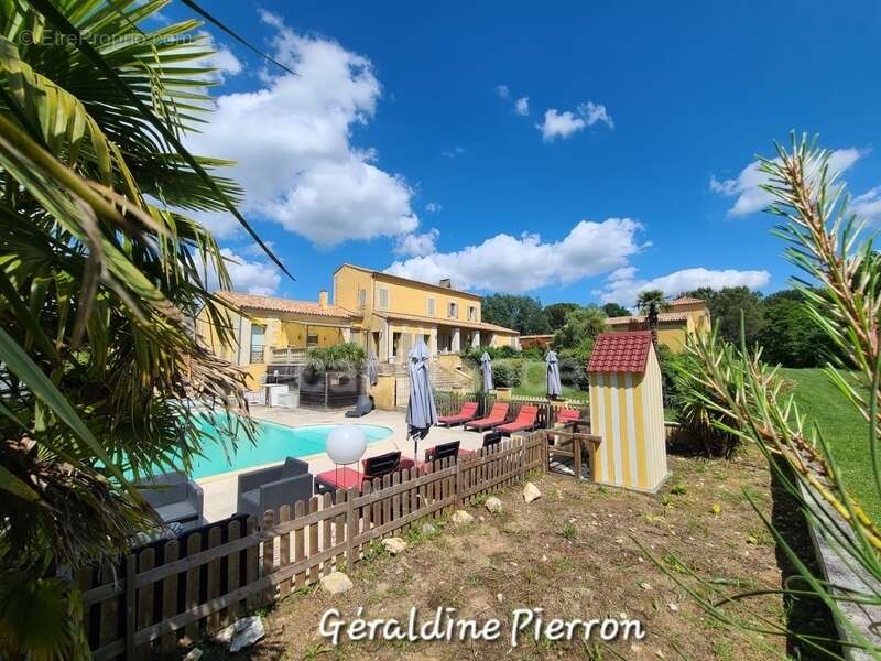 Maison à SAINT-BONNET-SUR-GIRONDE