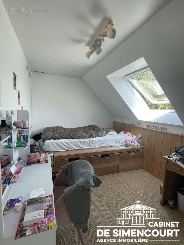 Exclusivité sur Saint-Fuscien - Belle maison de charme avec jardin et garage - photo 6