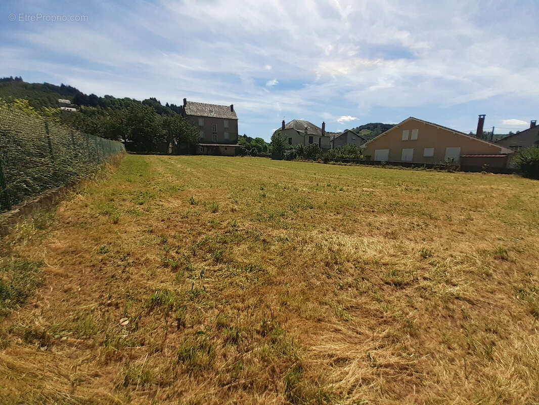Rarissime !  Terrain constructible à proximité immédiate de toutes les commodités - photo 3