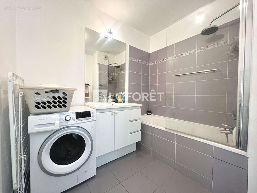 Appartement à SARTROUVILLE