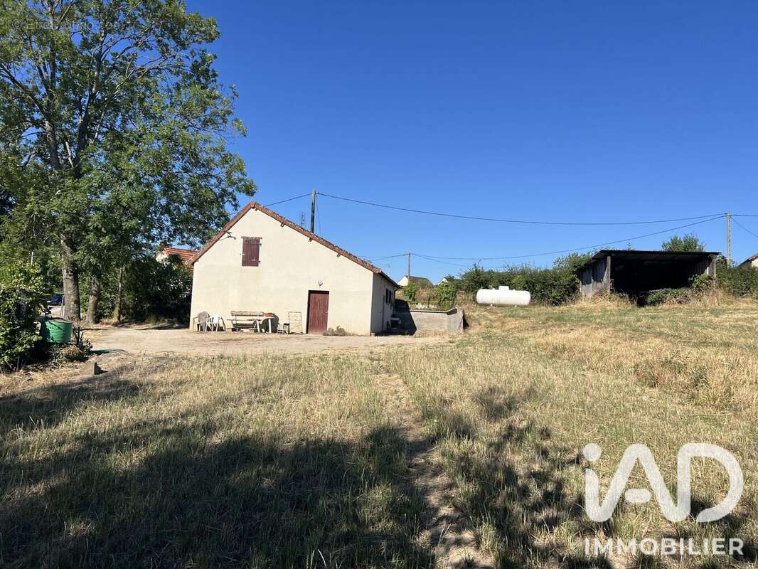 Maison 64 m² à Saint-Leger-Sur-Vouzance  - photo 9