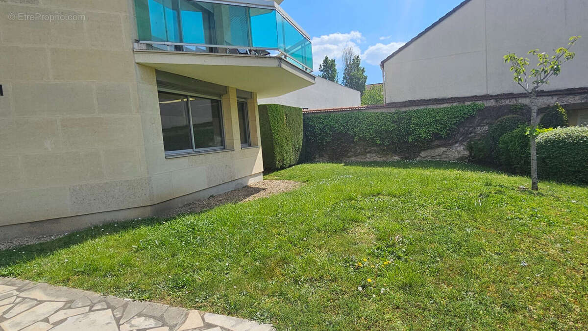 Commerce à SAINT-MAUR-DES-FOSSES