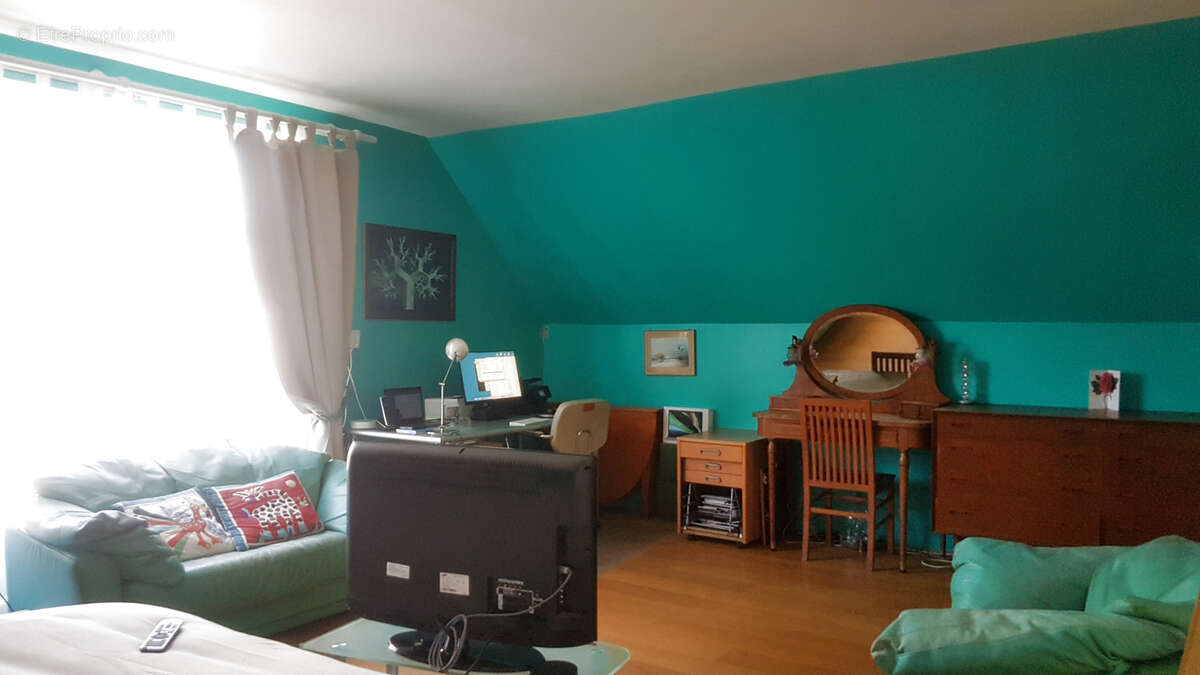 Maison à SAINT-NOM-LA-BRETECHE